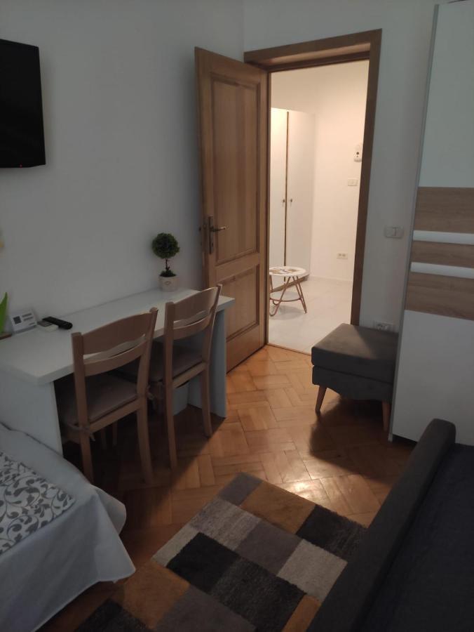 Nice Studio In Old Town 부쿠레슈티 외부 사진